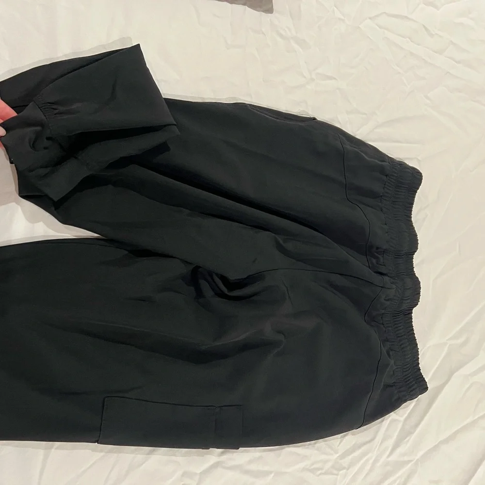 Skechers Black Cargo scrubs - Picture 8 of 8